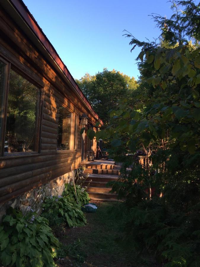 Chalet "Ici Et Maintenant, Sur Le Lac" Sainte-Marguerite-du-Lac-Masson المظهر الخارجي الصورة