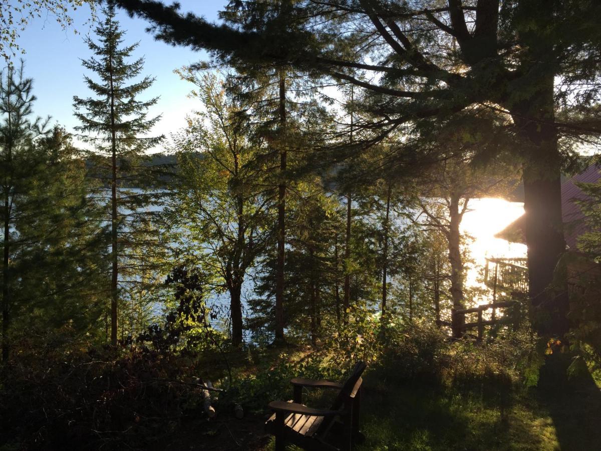 Chalet "Ici Et Maintenant, Sur Le Lac" Sainte-Marguerite-du-Lac-Masson المظهر الخارجي الصورة